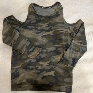 Long sleeve Army cutout